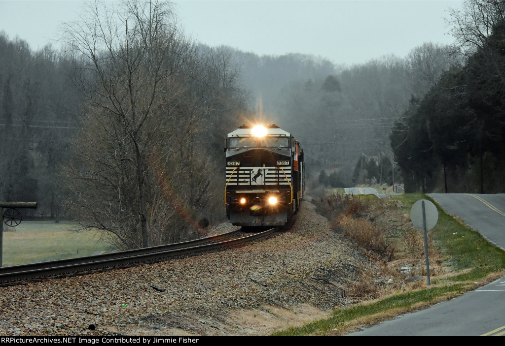 Train 165 entering Bluff City